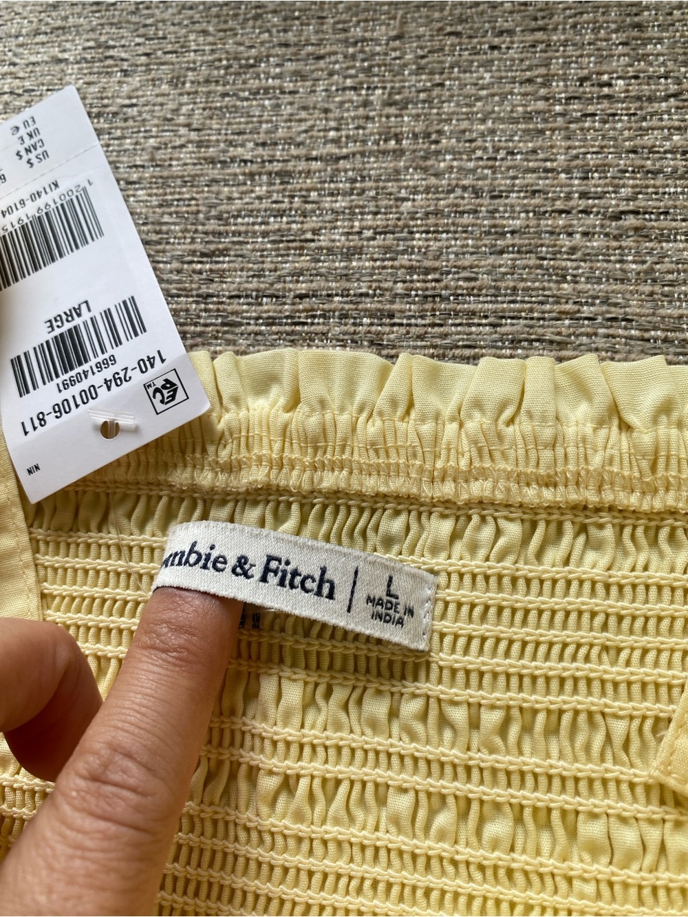 Abercrombie and Fitch 2-in1 Convertible Tank Top in Soft Yellow - Picture 7 of 9